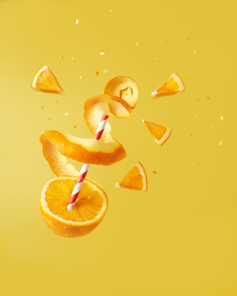 Zumo de naranja y fresa para niños